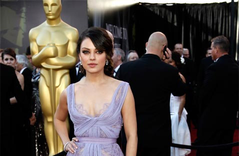 mila kunis red dress 2011. Mila Kunis Academy Awards Red